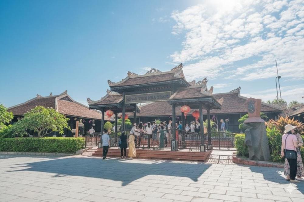 Hội Quán Vịnh Nha Trang .